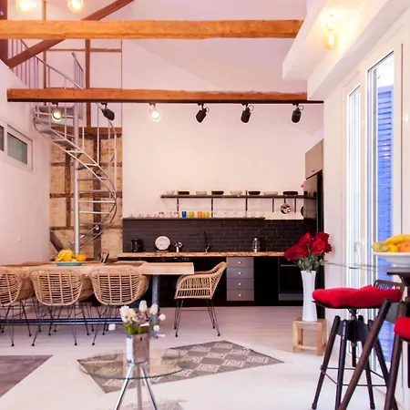 Naluna Boutique - Penthouse Daire Lefkáda